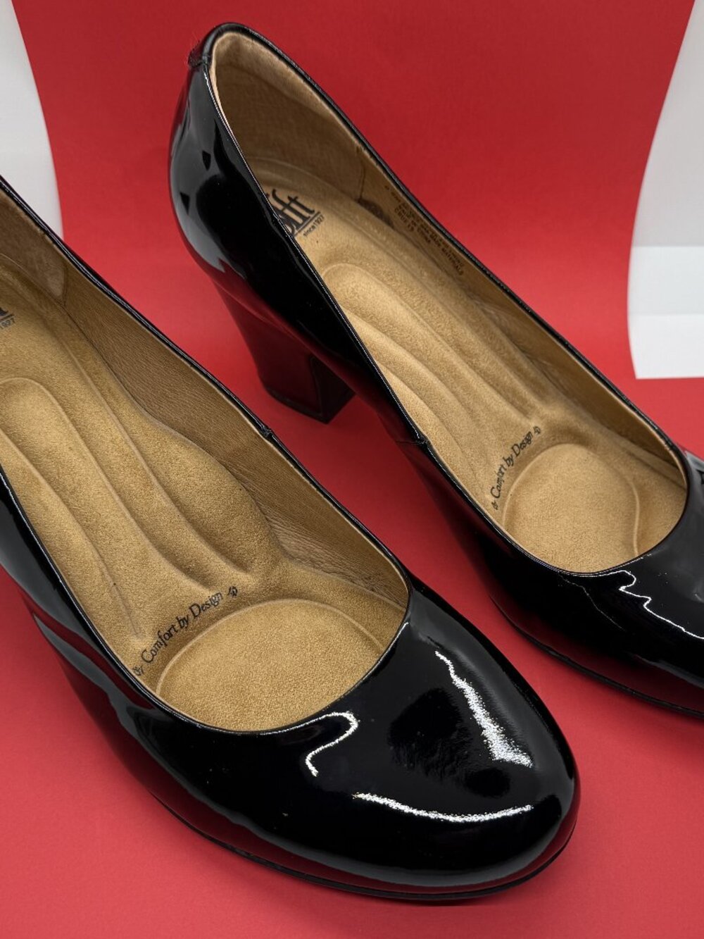 EUC w Box SOFFT Myka Womans Black Patent Leather No Toebox Crease US 8.5M EU39